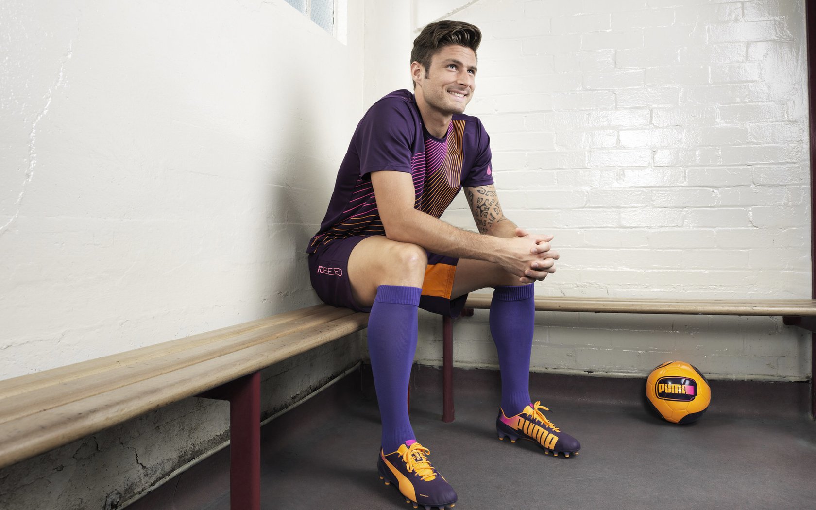 体育新闻中心构建体育内容版权追踪与管理系统，体育新闻杂志